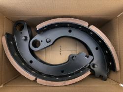 Колодки тормозные ЧМЗАП-9906, 99858, 99859 (2шт.) комплект на колесо BRAKE BLOCKS